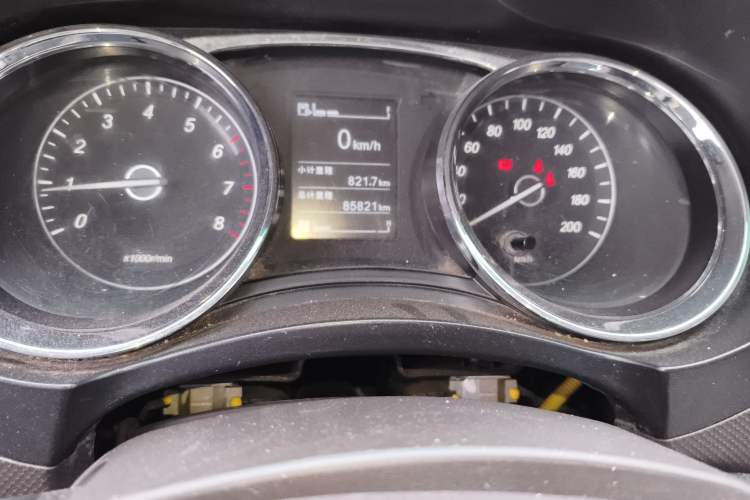 Used Wuling Hongguang 2015 1.5L S1 Comfort China V Standard Odometer Close Up