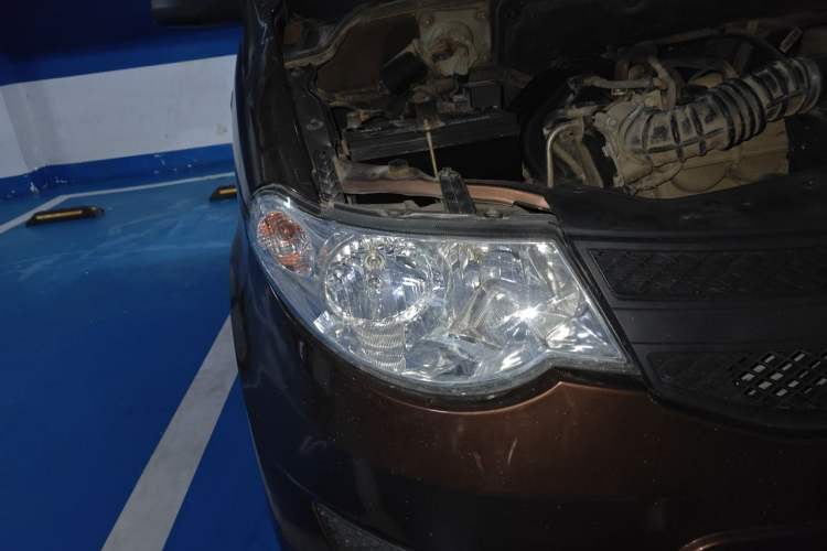 Used Wuling Hongguang 2015 1.2L S Base Model China IV Right Front Headlight