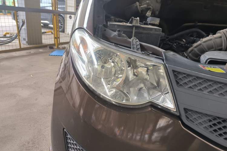 Used Wuling Hongguang 2015 1.5L S Basic Version China V Standard Right Front Headlight