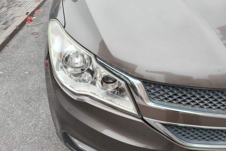 Used Wuling Hongguang 2015 1.5L S1 Comfort China V Standard Right Front Headlight