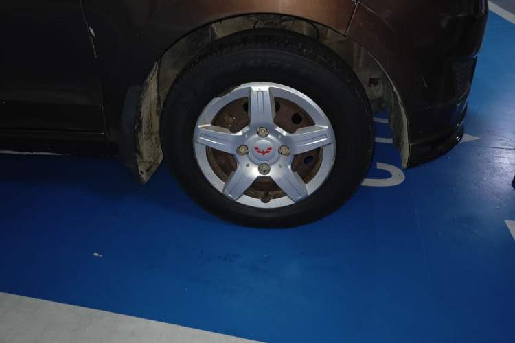 Used Wuling Hongguang 2015 1.2L S Base Model China IV Right Front Wheel Hub