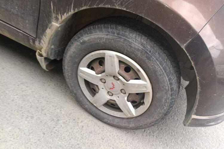 Used Wuling Hongguang 2015 1.2L S Base Model China V Standard Right Front Wheel Hub