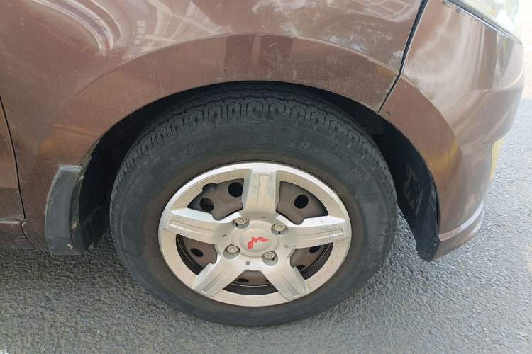 Used Wuling Hongguang 2015 1.5L S Basic Version China V Standard Right Front Wheel Hub