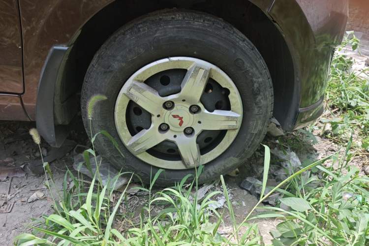 Used Wuling Hongguang 2015 1.2L S Base Model China V Standard Right Front Wheel Hub