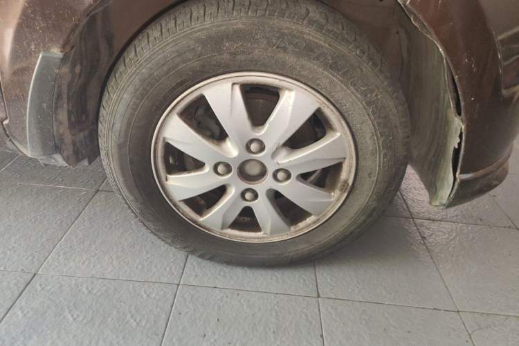 Used Wuling Hongguang 2015 1.5L S Base Model China IV Right Front Wheel Hub