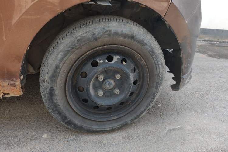 Used Wuling Hongguang 2015 1.2L S Base Model China V Standard Right Front Wheel Hub