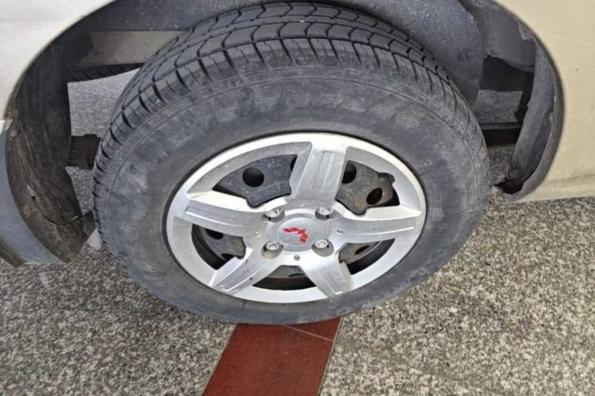 Used Wuling Hongguang 2015 1.5L S Basic Version China V Standard Right Rear Wheel Hub