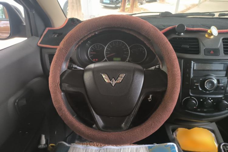 Used Wuling Hongguang 2015 1.5L S Basic Version China V Standard Steering Wheel