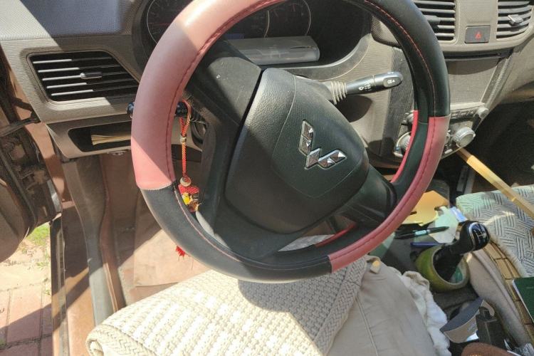 Used Wuling Hongguang 2015 1.5L S Base Model China IV Steering Wheel