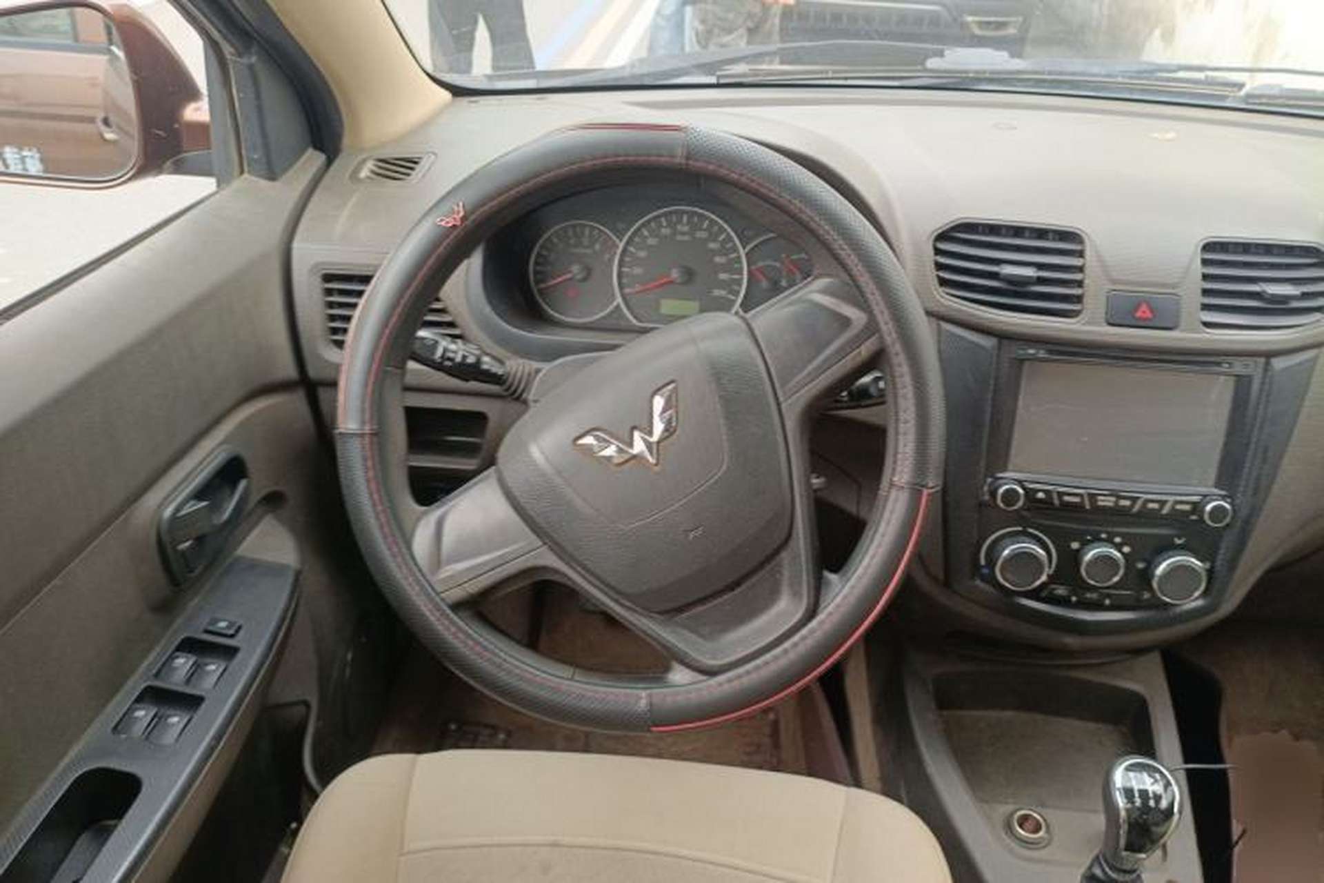 Used Wuling Hongguang 2015 1.5L S Basic Version China V Standard Steering Wheel