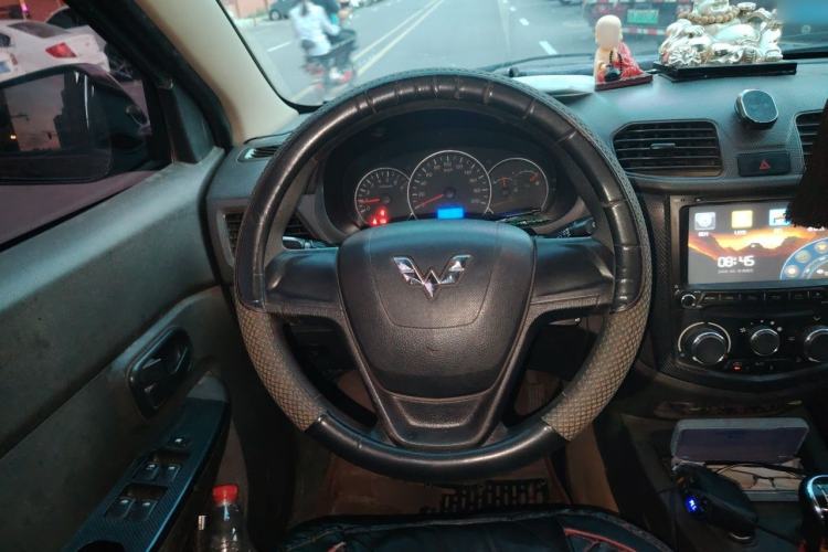 Used Wuling Hongguang 2015 1.2L S Base Model China V Standard Steering Wheel