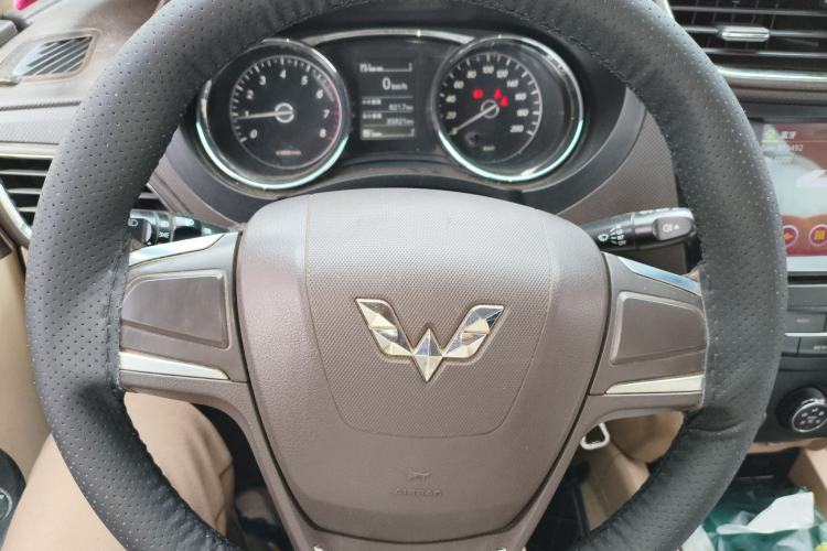 Used Wuling Hongguang 2015 1.5L S1 Comfort China V Standard Steering Wheel