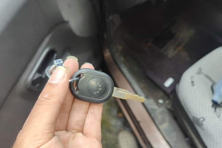 Used Wuling Hongguang 2015 1.5L S Basic Version China V Standard Vehicle Key