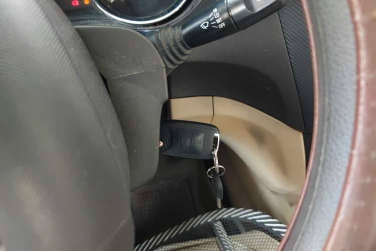 Used Wuling Hongguang 2015 1.5L S1 Standard China V-Emission Standards Vehicle Key