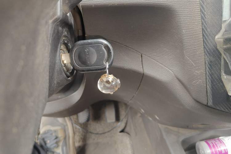 Used Wuling Hongguang 2015 1.5L S Basic Version China V Standard Vehicle Key