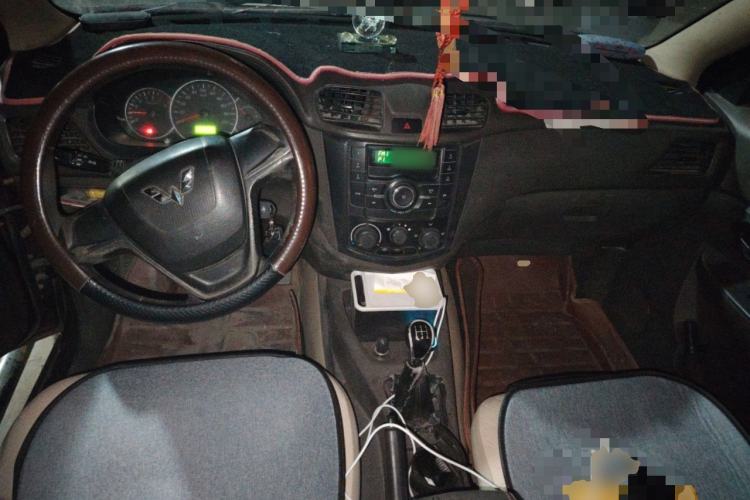 Used Wuling Hongguang 2015 1.2L S Base Model China IV Center Console