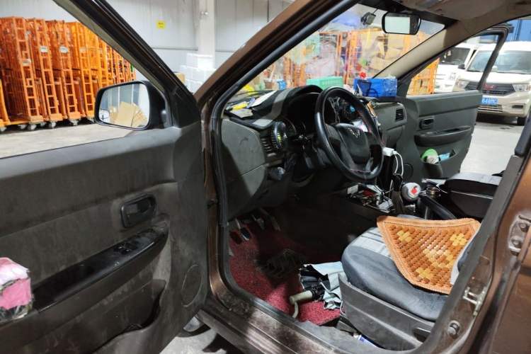 Used Wuling Hongguang 2015 1.2L S Base Model China V Standard Driver Seat