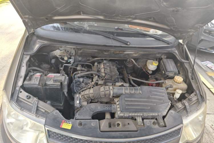 Used Wuling Hongguang 2015 1.5L S Base Model China IV Engine Bay