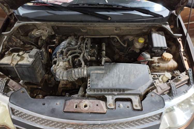 Used Wuling Hongguang 2015 1.2L S Base Model China V Standard Engine Bay