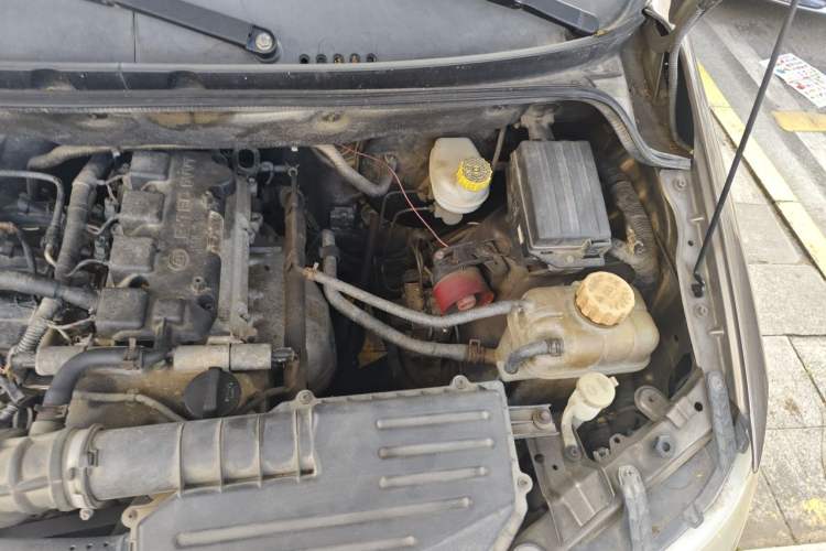 Used Wuling Hongguang 2015 1.5L S Base Model China IV Engine Bay Left