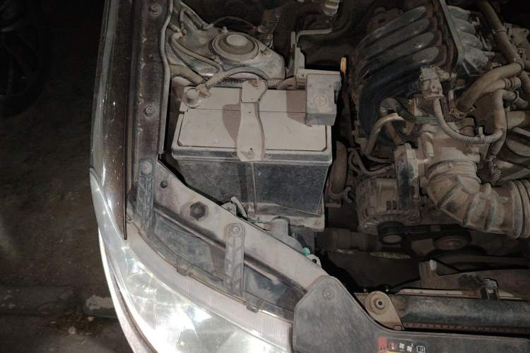 Used Wuling Hongguang 2015 1.2L S Base Model China IV Engine Bay Right