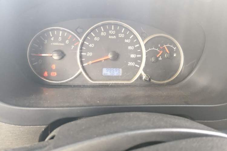 Used Wuling Hongguang 2015 1.5L S Base Model China IV Odometer Close Up
