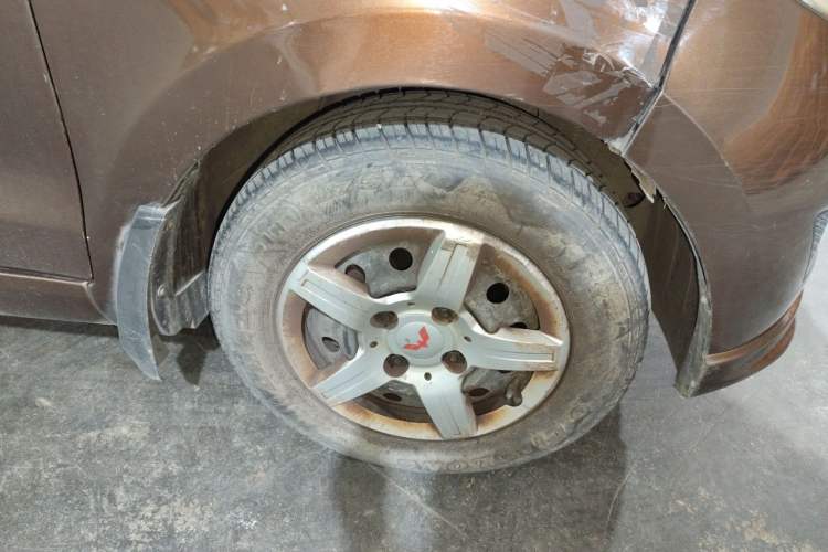 Used Wuling Hongguang 2015 1.2L S Base Model China V Standard Right Front Wheel Hub
