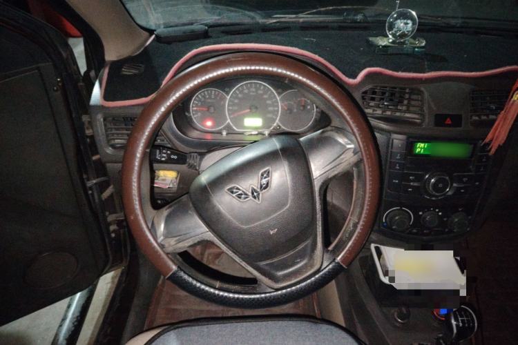 Used Wuling Hongguang 2015 1.2L S Base Model China IV Steering Wheel