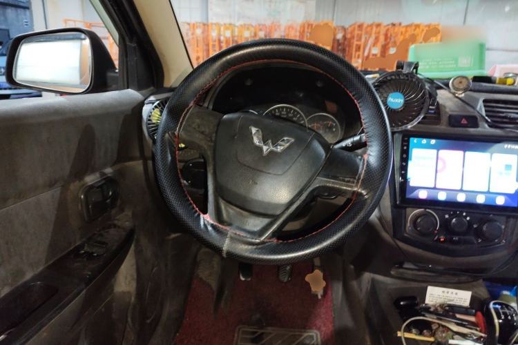 Used Wuling Hongguang 2015 1.2L S Base Model China V Standard Steering Wheel