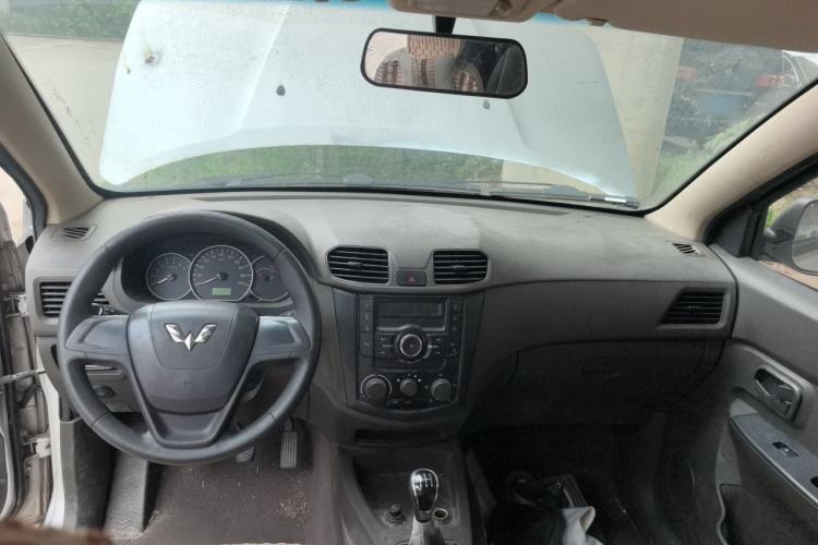 Used Wuling Hongguang 2015 1.2L S Base Model China IV Center Console