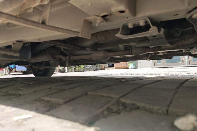 Used Wuling Hongguang 2015 1.2L S Base Model China V Standard Chassis Front Right