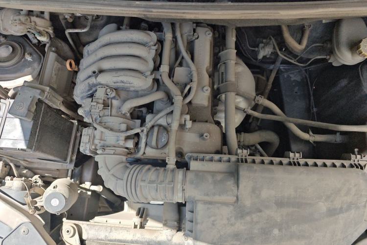 Used Wuling Hongguang 2015 1.2L S Base Model China V Standard Engine Bay