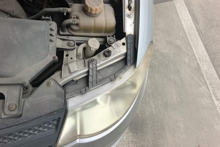 Used Wuling Hongguang 2015 1.2L S Base Model China IV Engine Bay Left