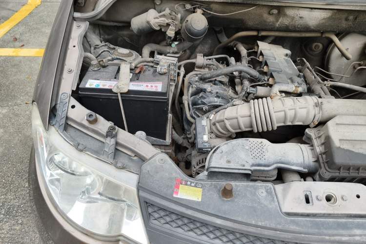 Used Wuling Hongguang 2015 1.5L S Basic Version China V Standard Engine Bay Right