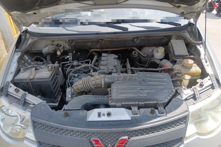 Used Wuling Hongguang 2015 1.5L S Basic Version China V Standard Engine Bay