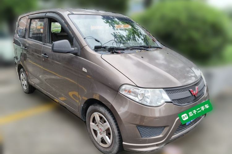 Used Wuling Hongguang 2015 1.5L S Basic Version China V Standard Front Right 45 Deg