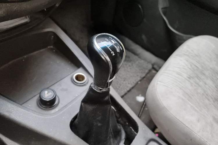 Used Wuling Hongguang 2015 1.5L S Basic Version China V Standard Gear Lever