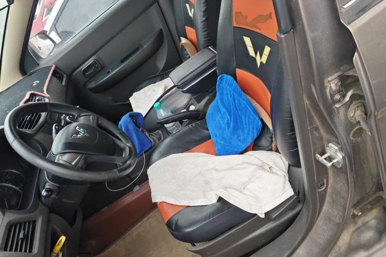 Used Wuling Hongguang 2015 1.5L S Basic Version China V Standard Left Front Seat