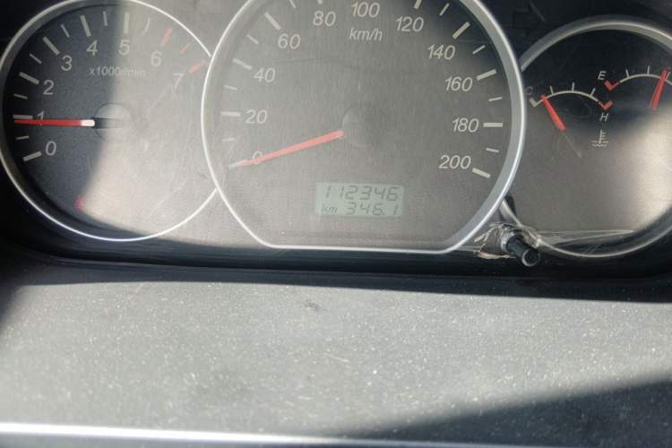 Used Wuling Hongguang 2015 1.5L S Basic Version China V Standard Odometer Close Up
