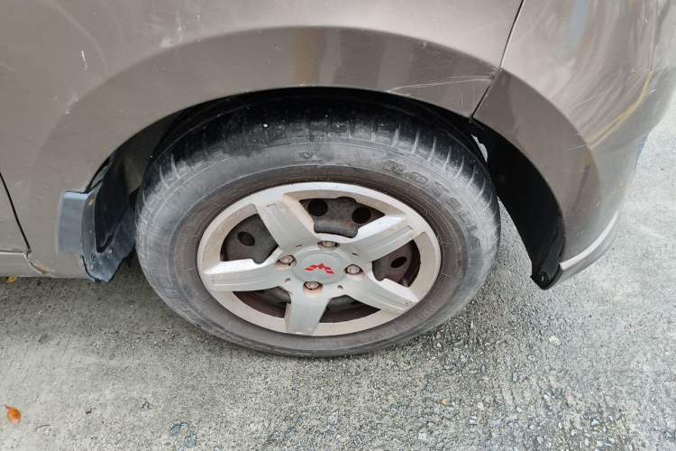 Used Wuling Hongguang 2015 1.5L S Basic Version China V Standard Right Front Wheel Hub
