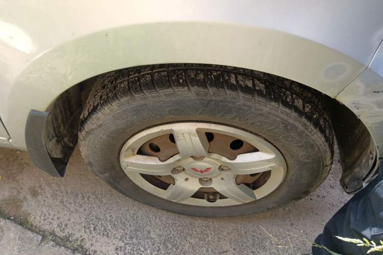 Used Wuling Hongguang 2015 1.5L S Basic Version China V Standard Right Front Wheel Hub