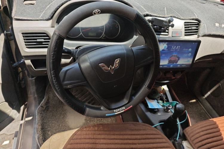 Used Wuling Hongguang 2015 1.2L S Base Model China V Standard Steering Wheel