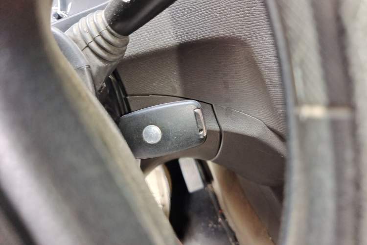 Used Wuling Hongguang 2015 1.5L S Basic Version China V Standard Vehicle Key