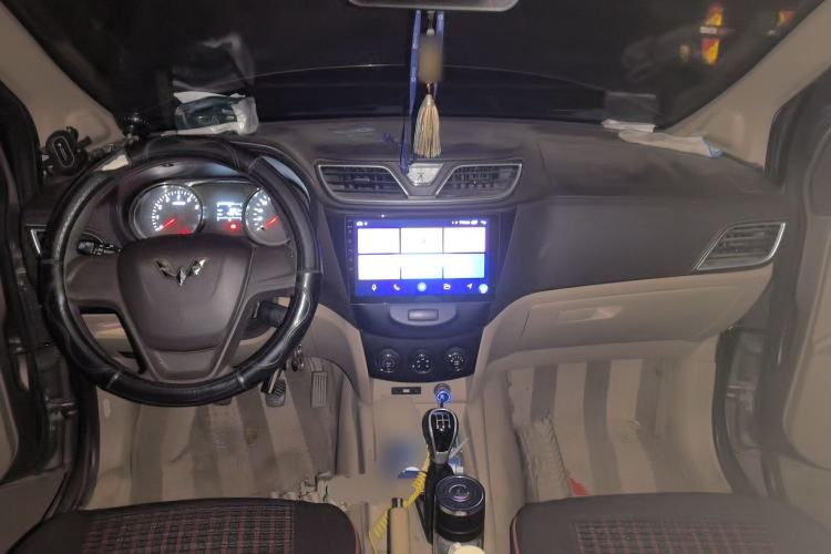 Used Wuling Hongguang 2015 1.5L S1 Standard China V-Emission Standards Center Console
