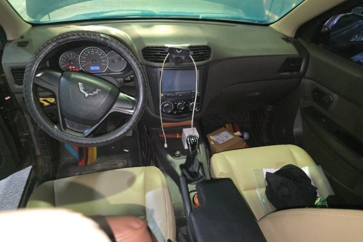 Used Wuling Hongguang 2015 1.5L S Base Model China IV Center Console