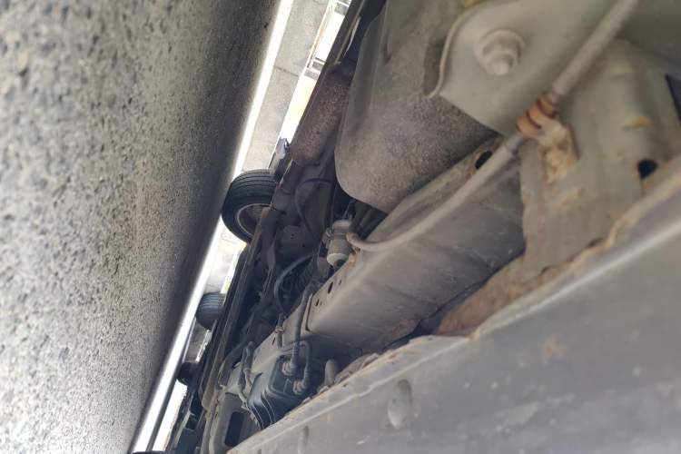 Used Wuling Hongguang 2015 1.5L S1 Standard China V-Emission Standards Chassis Rear Right