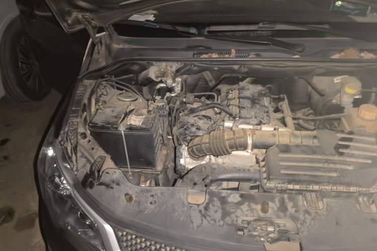 Used Wuling Hongguang 2015 1.5L S1 Standard China V-Emission Standards Engine Bay Right