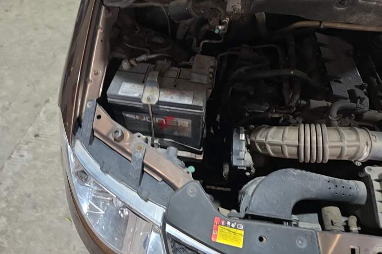 Used Wuling Hongguang 2015 1.5L S Base Model China IV Engine Bay Right