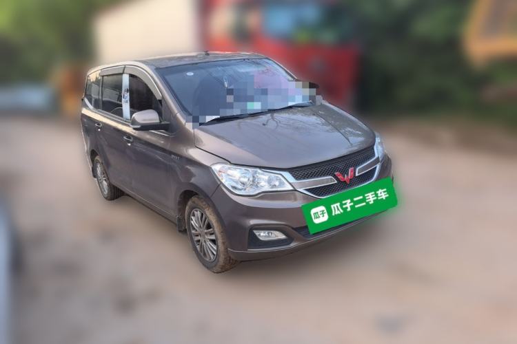 Used Wuling Hongguang 2015 1.5L S1 Standard China V-Emission Standards Front Right 45 Deg
