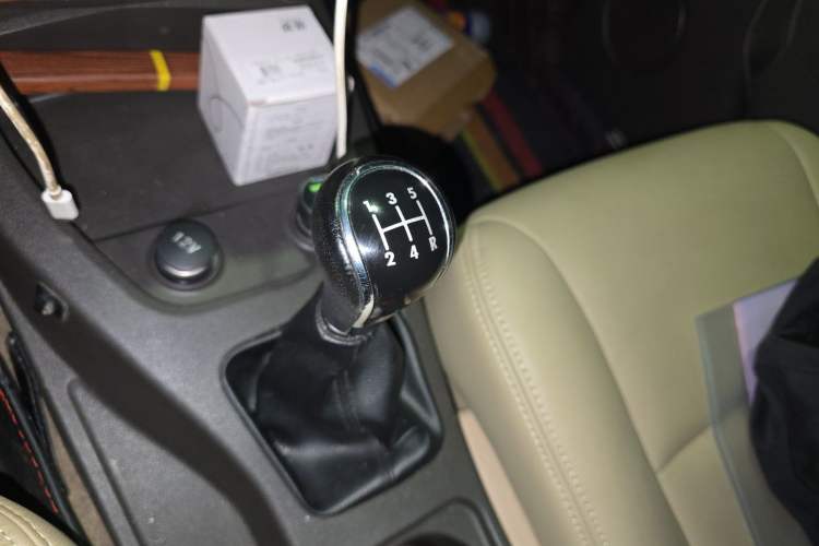 Used Wuling Hongguang 2015 1.5L S Base Model China IV Gear Lever
